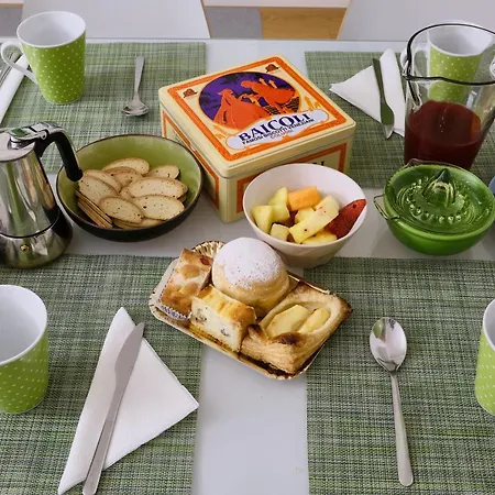 سيا فينيسا *