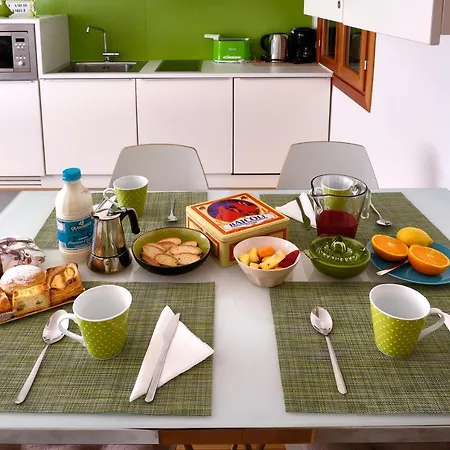 سيا فينيسا *